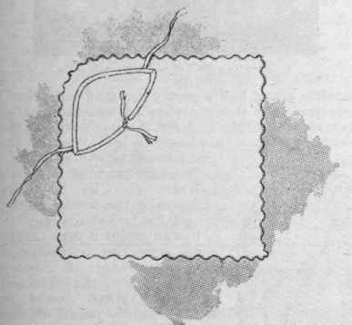 By means of a ribbon in a slot the flannel is drawn into a cosy and warm hood