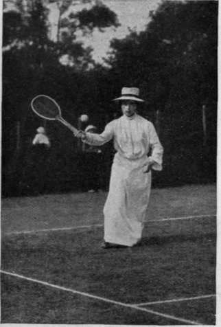 Position of the player when halfway through a forehand drive