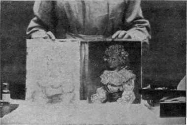 The two glasses, seen side by side, before being fastened together to make a framed Alstona picture